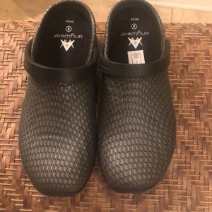 Nurses shoes- clog size 8. Never worn